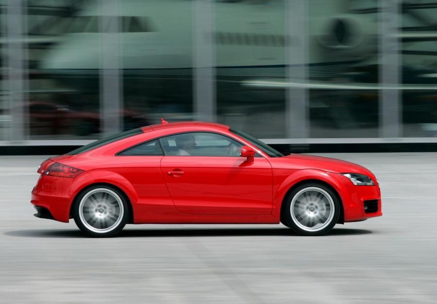  Audi TT Coupe (8J) 2006 года  (UK) (фото 3 из 20)